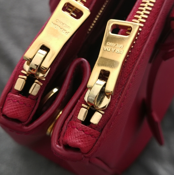 Prada Galleria Saffiano Leather Large Bag (authentic!) - Picture 10 of 16